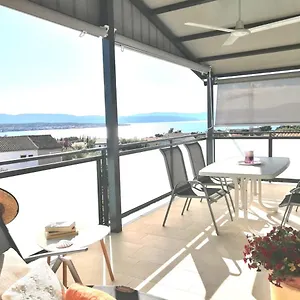  Apartman Lovely Sea View House In Island Krk